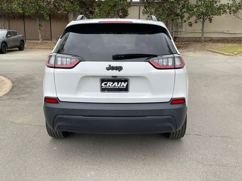 Used 2020 Jeep Cherokee Latitude Plus image 6