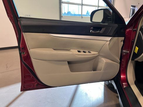 Used 2011 Subaru Outback 2.5i Premium image 28