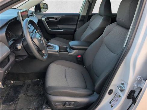 Used 2025 Toyota RAV4 XLE FWD image 16