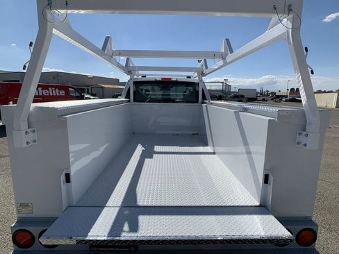 New 2026 Ford F250 XL w/ XL Chrome Package RWD image 38