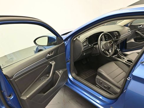Used 2024 Volkswagen Jetta SE FWD image 12