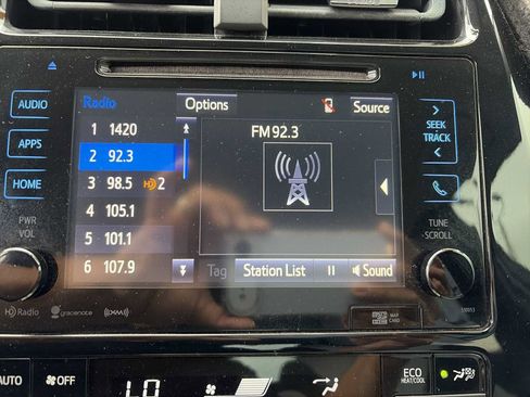 Used 2016 Toyota Prius Three Touring image 12