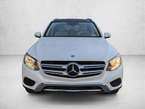 Used 2017 Mercedes-Benz GLC 300 4MATIC image 2