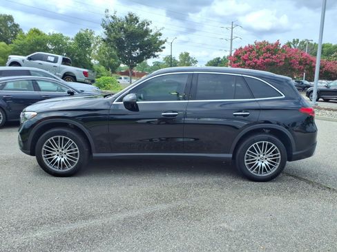 Used 2025 Mercedes-Benz GLC 300 4MATIC image 3