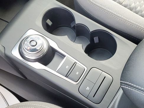 Used 2021 Ford Escape SE w/ SE Sport Appearance Package image 22