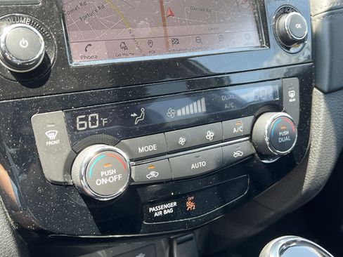 Used 2020 Nissan Rogue SL w/ Premium Package AWD/4WD image 18