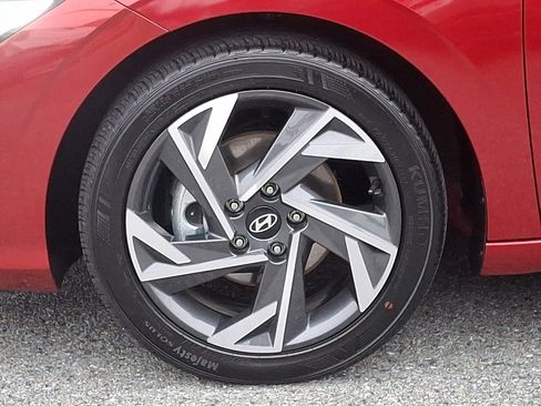 Certified 2025 Hyundai Elantra Sport image 8