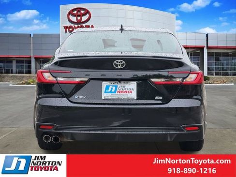 Used 2025 Toyota Camry SE FWD image 6