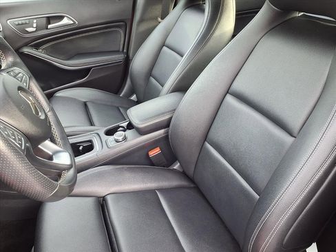 Used 2018 Mercedes-Benz CLA 250 4MATIC image 3