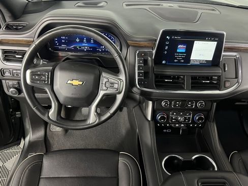 Used 2023 Chevrolet Suburban Premier image 11