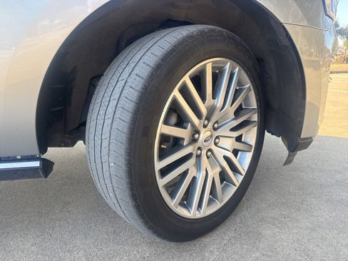 Used 2024 Ford Expedition Limited image 14