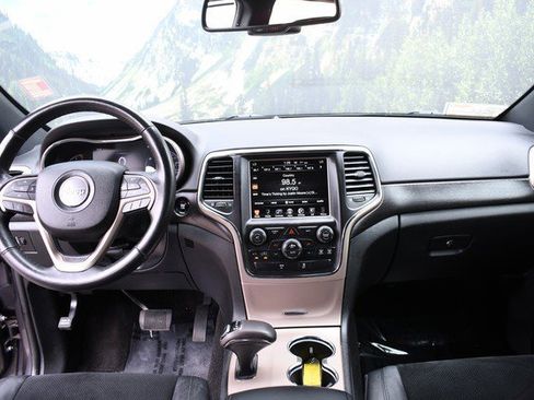 Used 2015 Jeep Grand Cherokee Altitude image 18