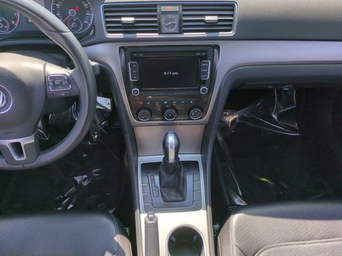 Used 2015 Volkswagen Passat 1.8T SE image 11