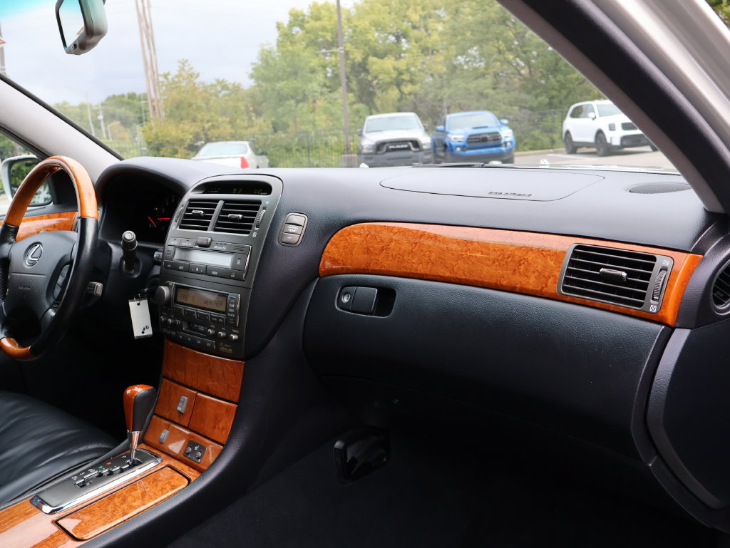 Used 2002 Lexus LS 430 RWD image 9