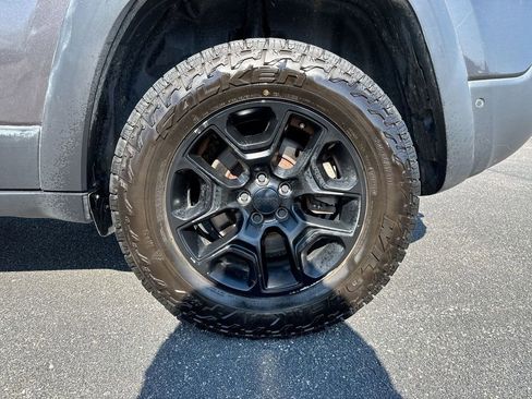 Used 2019 Jeep Cherokee Trailhawk image 28