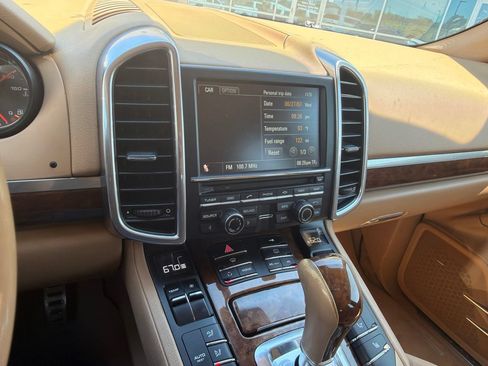 Used 2011 Porsche Cayenne S AWD/4WD image 6