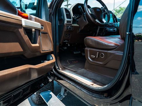 Used 2022 Ford F250 King Ranch w/ King Ranch Ultimate Package AWD/4WD image 11