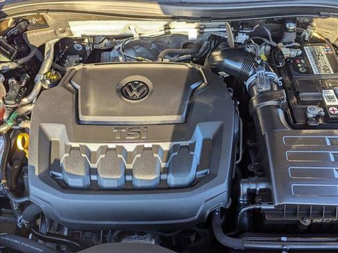 Used 2021 Volkswagen Tiguan SE image 23