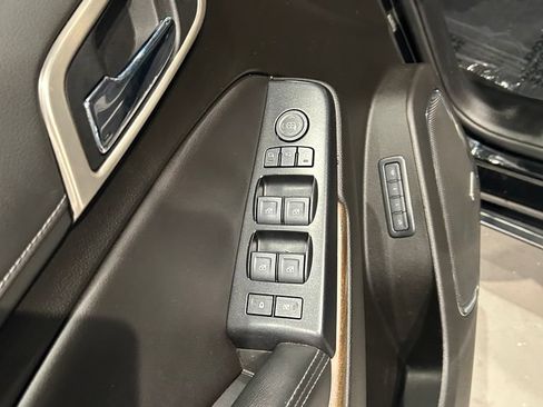 Used 2019 GMC Yukon Denali w/ Denali Ultimate Package AWD/4WD image 10