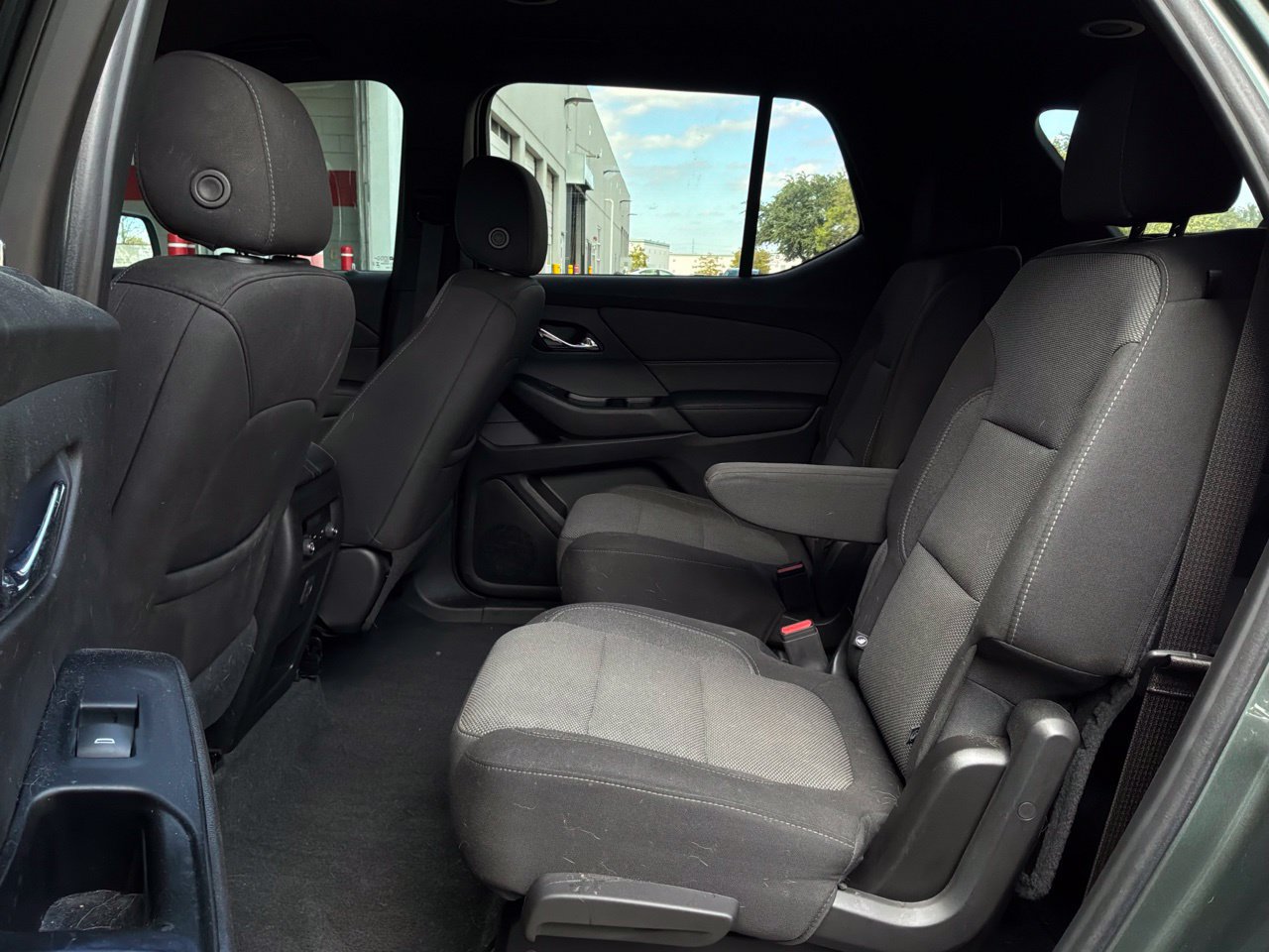 Used 2023 Chevrolet Traverse LT FWD image 12