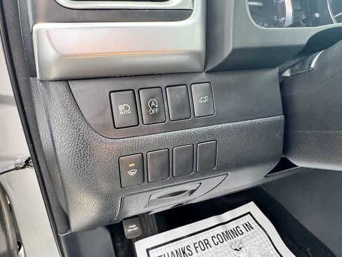 Used 2017 Toyota Highlander XLE w/ Carpet Mat Package AWD/4WD image 14