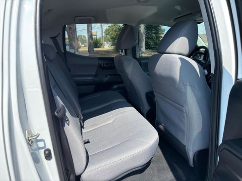 Used 2019 Toyota Tacoma SR w/ SR Convenience Package AWD/4WD image 7