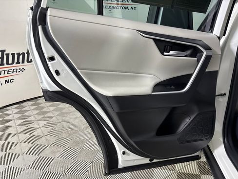 Used 2025 Toyota RAV4 XLE w/ Convenience Package FWD image 24