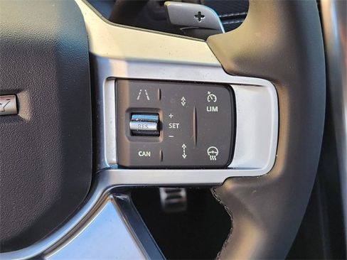 Used 2024 Land Rover Discovery Dynamic SE image 28