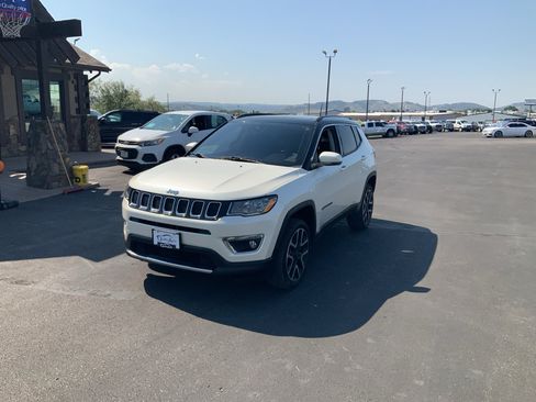 Used 2018 Jeep Compass Limited w/ Navigation Group AWD/4WD image 2