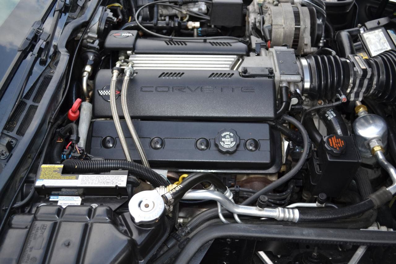 Used 1996 Chevrolet Corvette Coupe RWD image 41