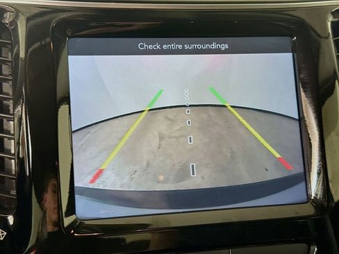 Used 2019 Jeep Cherokee Limited AWD/4WD image 18