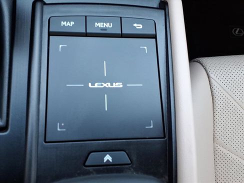 Used 2019 Lexus ES 300h w/ Luxury Package image 28