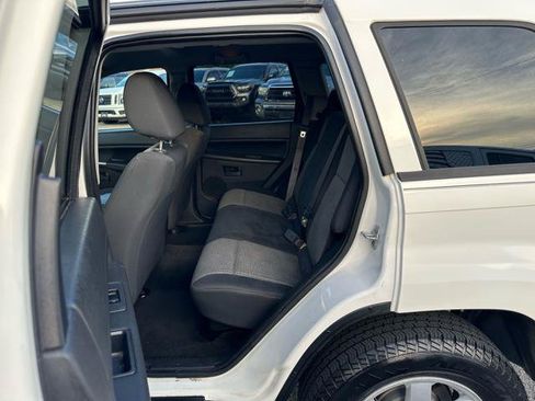 Used 2008 Jeep Grand Cherokee Laredo AWD/4WD image 12