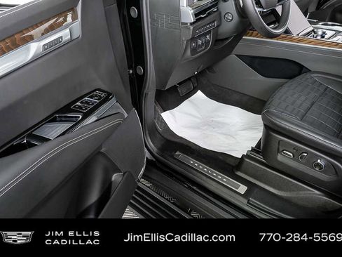 Used 2021 Cadillac Escalade Sport w/ Driver Assist Tech Package image 10