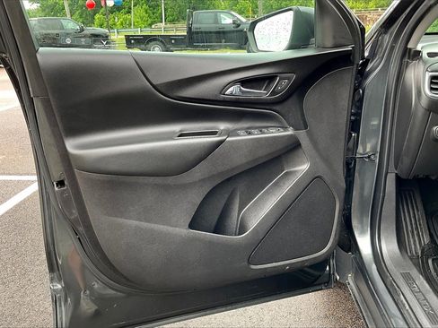 Used 2020 Chevrolet Equinox LT image 23