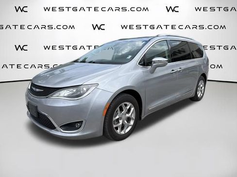 Used 2019 Chrysler Pacifica Limited FWD image 1