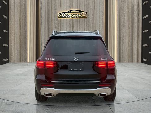 Used 2024 Mercedes-Benz GLB 250 4MATIC w/ Driver Assistance Package image 5