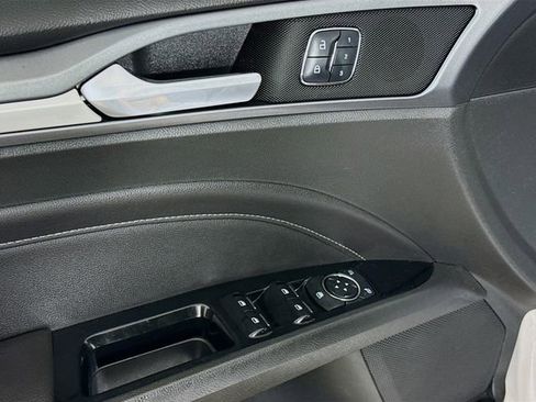 Used 2014 Ford Fusion Titanium image 19