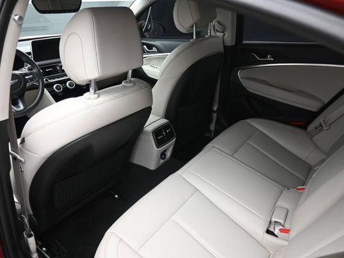 Used 2020 Genesis G70 2.0T RWD image 25