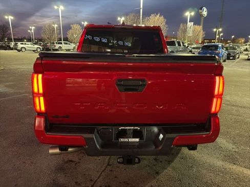 Used 2024 Toyota Tacoma TRD Sport image 7