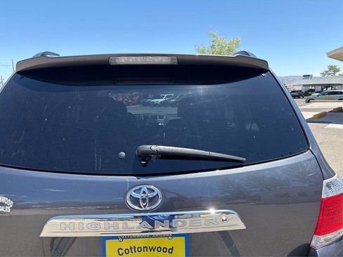 Used 2011 Toyota Highlander Limited w/ Tow Pkg AWD/4WD image 30
