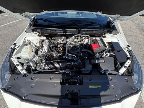 Used 2025 Nissan Altima 2.5 SV FWD image 32