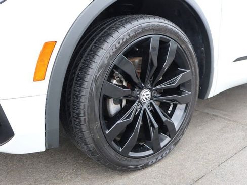 Used 2021 Volkswagen Tiguan SE R-Line AWD/4WD image 8