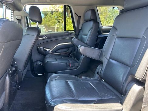 Used 2018 Chevrolet Tahoe LT w/ Luxury Package RWD image 31