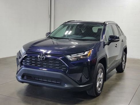 Used 2023 Toyota RAV4 XLE AWD/4WD image 2
