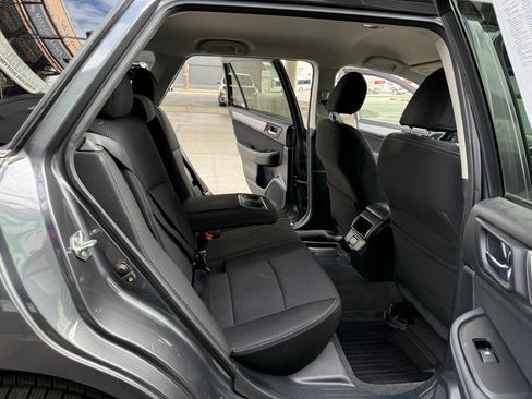 Used 2019 Subaru Outback 2.5i Premium w/ Popular Package #2 AWD/4WD image 17