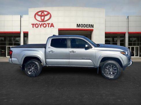 Certified 2023 Toyota Tacoma SR5 image 4