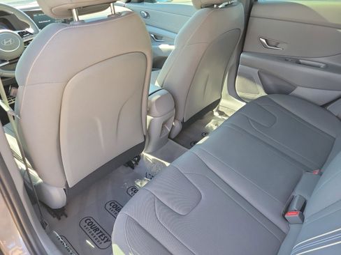 Used 2025 Hyundai Elantra Sport image 11