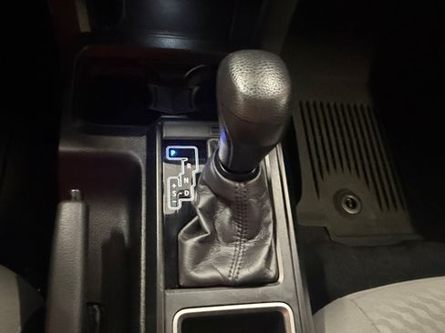 Used 2020 Toyota Tacoma SR AWD/4WD image 22