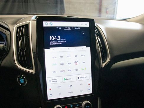 Used 2022 Ford Edge SE image 29